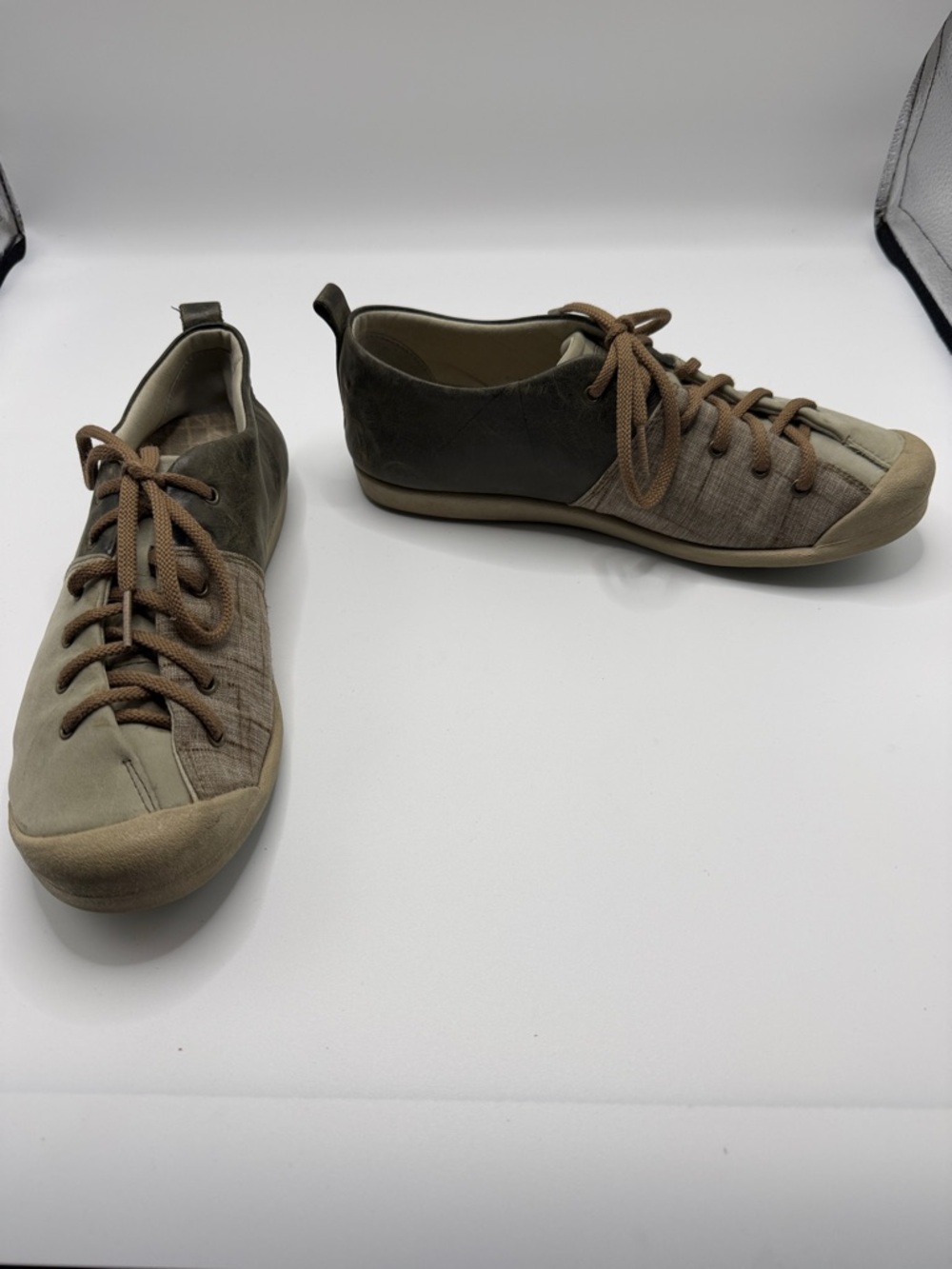 Keen Women's Leather Lace Up Sneakers Shoes 9.5